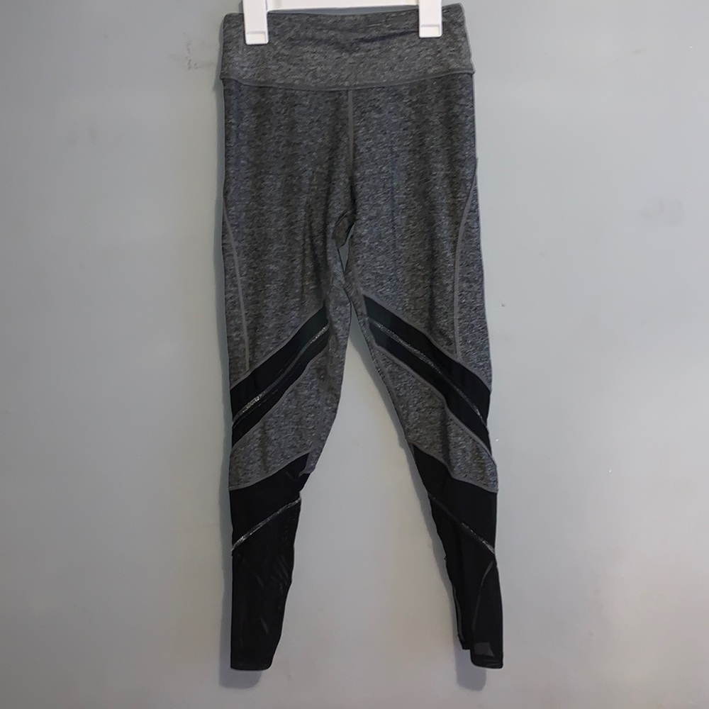 Athletic leggings